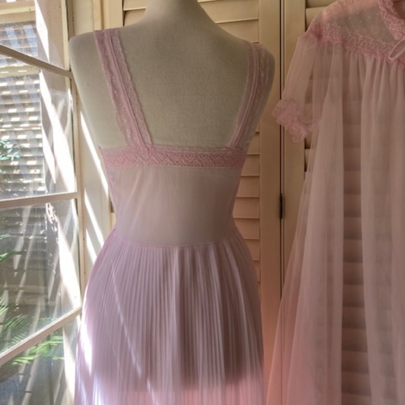 Vintage Seamprufe Waltz Length Peignoir Set - Picture 10 of 14